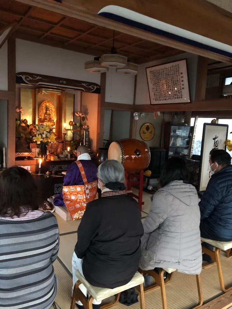 円東寺の法要の様子.jpg