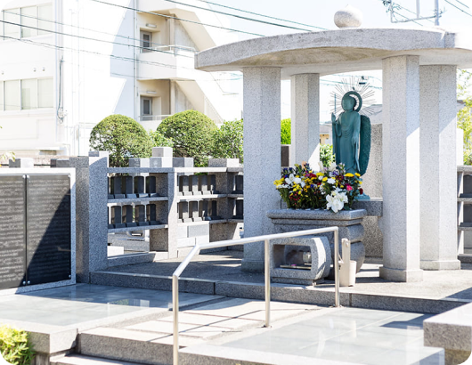 アンカレッジの樹木葬