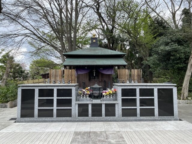_re_ (640)●墓石素材_合同墓_松戸庭苑.jpg