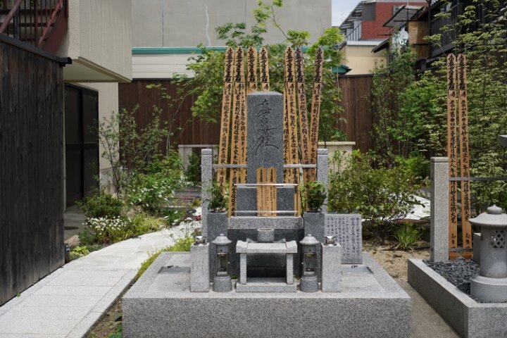 _re_ (720)●墓石素材_合同墓_西陣庭苑.JPG